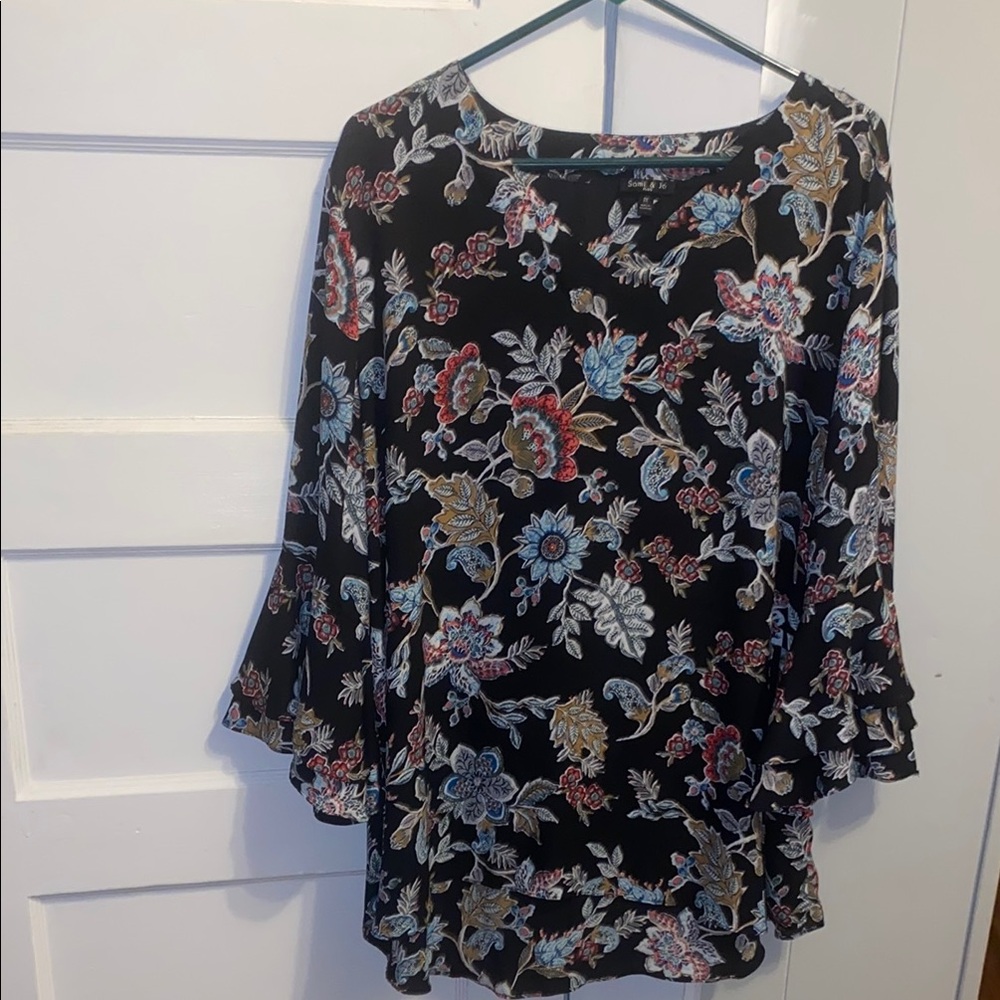 Floral Black Blouse